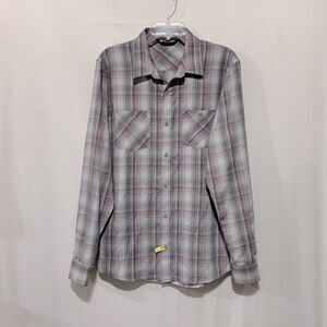 TRAVIS Mathew Casual button-down in plaid pattern. Ideal for everyday wear.